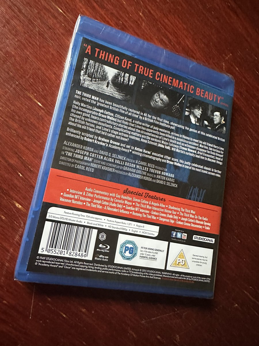s77tux's tweet image. HUNTED... By a thousand men! Haunted... By a lovely girl! #LatestAddition to my #BlurayCollection is a new/sealed #CharityShop pickup courtesy of @ShelterStirling last Friday: #CarolReed’s classic thriller #TheThirdMan with #OrsonWelles. #Bluray #PhysicalMedia #KeepDiscsAlive