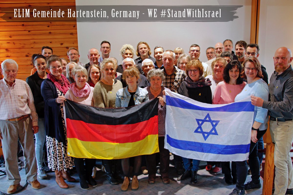 Alors que la haine des Juifs et d’Israël ne cesse de s’amplifier partout dans le monde, des chrétiens d’une petite église en Allemagne ont partagé cette photo avec ce magnifique message : « Vous n'êtes pas seuls. Nous sommes à vos côtés. Nous vous défendrons. »

Danke ❤️🇩🇪🇮🇱