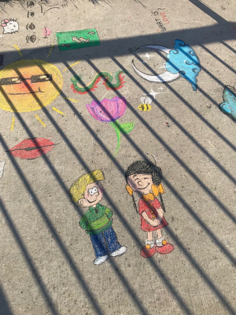 Okul bahçesine ne çizmişler 🥰