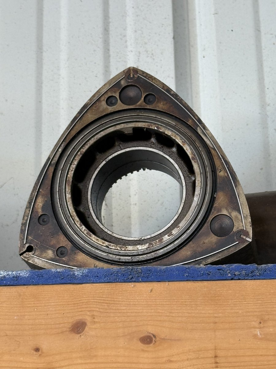 Here we see a secret portal through which money disappears #cars #rotary