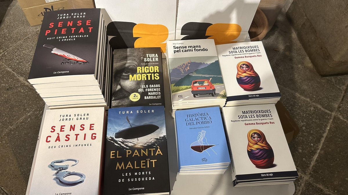 La relació entre periodisme i literatura segons l’experiència de Gemma Busquets, Vador Garcia-Arbós, Mar Camps i Tura Soler. Una interessantíssima taula rodona conduïda per Jordi Grau al Casino de Girona.
#CPCGirona #periodistesqueescriuenllibres