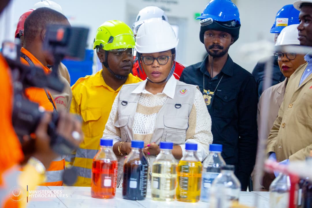 PachellyPatrick's tweet photo. #Rdc, SE ministre d'état,  ministredesHydrocarbures @bandubolambongo a visité les installations pétrolières à Kinshasa  en fin d'évaluer les infrastructures et les circuits d'approvisionnement. @godefroid072, @acacia72110,@Min_hydro_Rdc,@EnFondation

#EcriturePlus_Numérique https://t.co/hgwhCy36Cv