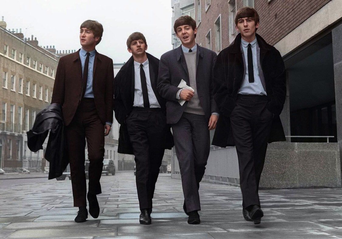 BeatlesEarth's tweet image. Are The Beatles STILL the biggest band in the world? 🧐👇🏼👇🏼