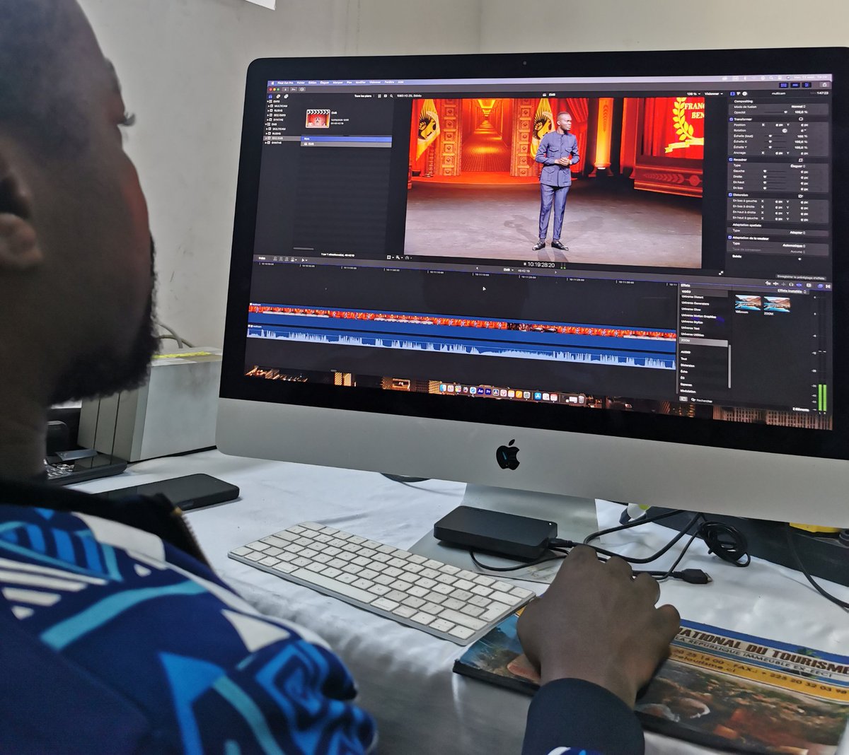 Saison 20 du Parlement du Rire en téléchargement.