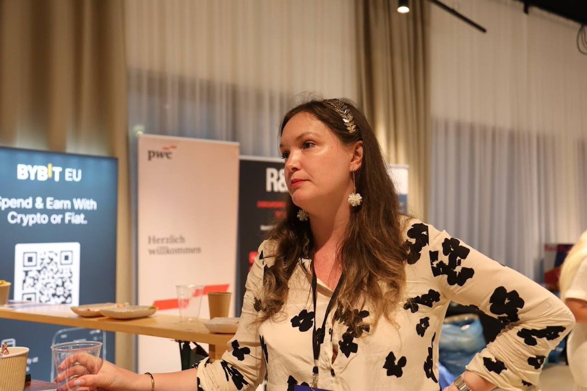 We’re prouder than ever to share that our Head of AML, Alexandra Lloyd LL.M, shone while representing YouHodler at this year's Vienna Blockchain Week!🇦🇹

Alex hosted a keynote on Compliance by design - it’s not just  legislation, but cooperation and communication!🔥

We can't