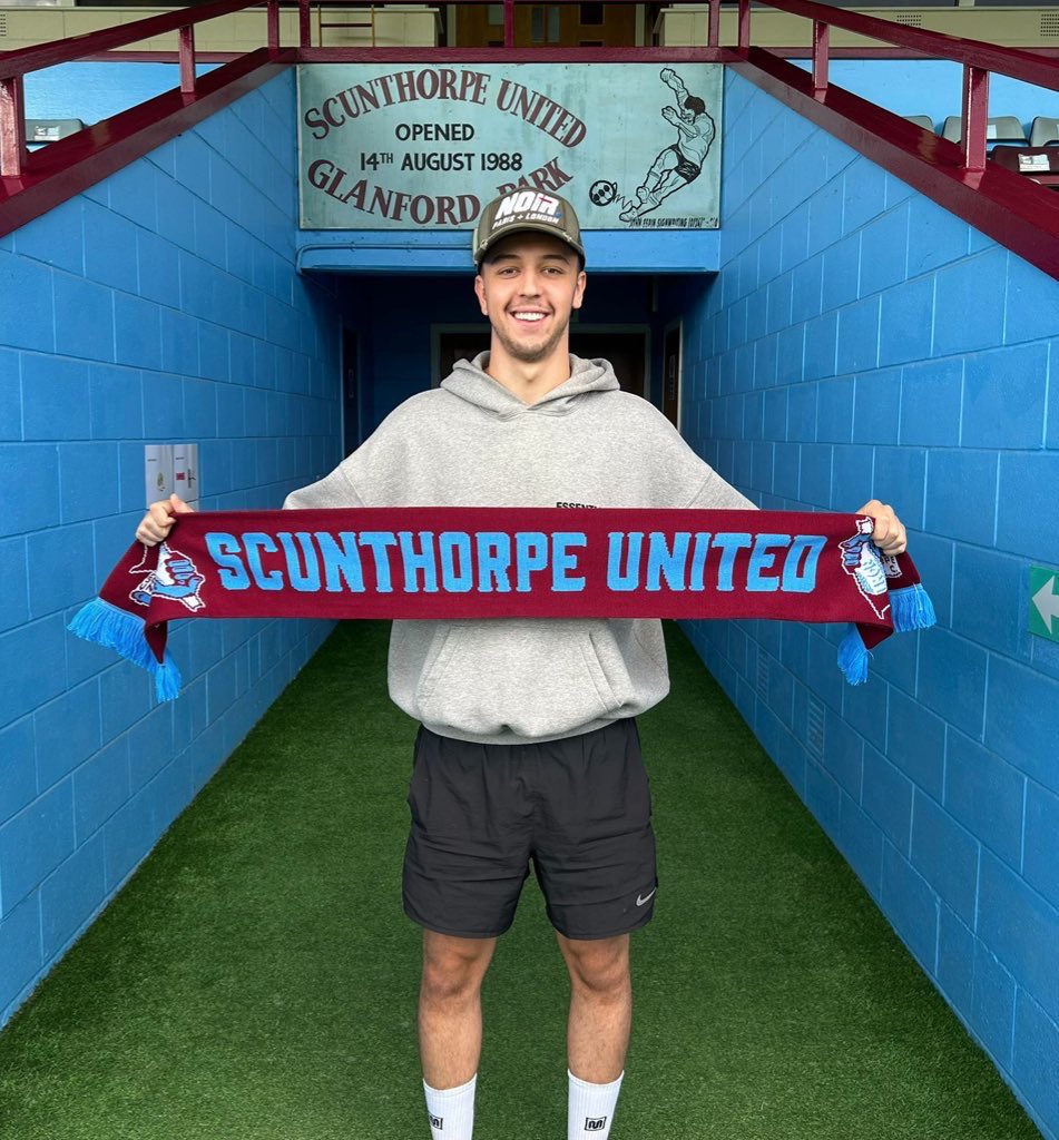 Congratulations to <a href="/kian_johnson09/">Kian Johnson</a> joining <a href="/SUFCOfficial/">Scunthorpe United FC</a> 

Great to see the hard work and resilience pay off 🧤⚽️

<a href="/Goalkeepersofn1/">@Goalkeepersofnonleague</a> <a href="/TheGKN/">The GKN</a> <a href="/themoderndaygk/">The Modern-Day GK</a> <a href="/EnglishAbroad1/">English Players Abroad</a>