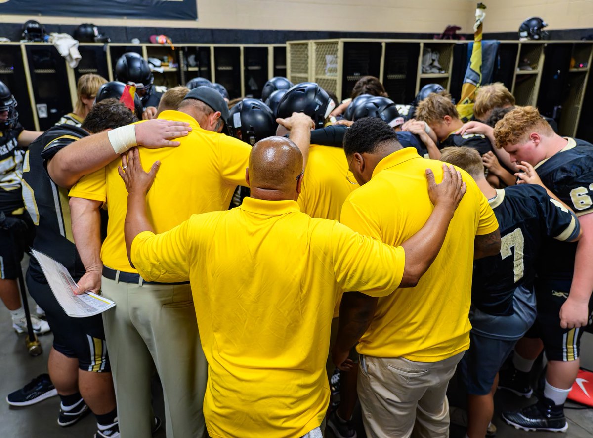 𝑷𝑹𝑶𝑺𝑷𝑬𝑪𝑻𝑶𝑹 𝑭𝑶𝑶𝑻𝑩𝑨𝑳𝑳 tweet media