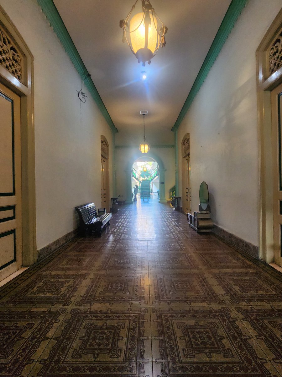 arung_samudra's tweet photo. Kalo ke #solo #surakarta cobain deh nginep di #hoteltrio belakang #pasargede 
Sebuah hotel tua yg antik dan terawat baik. Kamar dan rest roomnya bersih banget. Pun murah https://t.co/FsAbawuhov