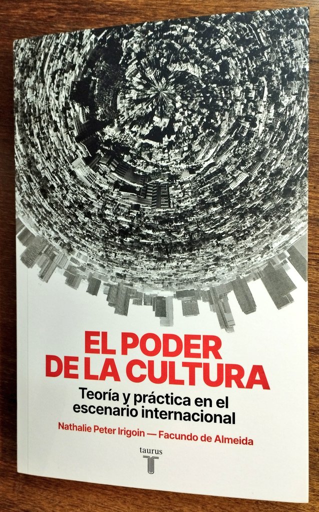 Felicitaciones <a href="/fadealmeida_/">Facundo de Almeida</a> se mandaron un libro que es la navaja suiza para la gestión cultural!!! 
#ElPoderDeLaCultura