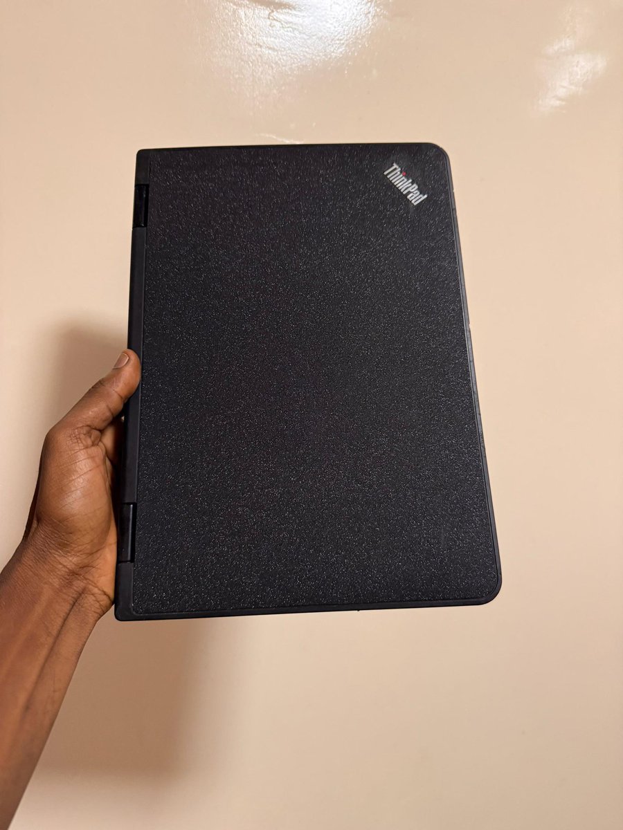 PlaceSama's tweet photo. #Prix: 💵7.000FCFA (prix fixe)
#Lenovo 11e ultra slim taille moyenne Processeur Intel Quad Core (1.83GHz, 2.25GHz Turbo) ram #4Go DDR4 Disque Dur SSD M2 #128Go…
👉Etat neuf
👉Écran 11.6 pouces avec Résolution HD
👉Machine Ultra Rapide avec Port type C
👉Excellente Autonomie https://t.co/5kj9ZmB8Fu