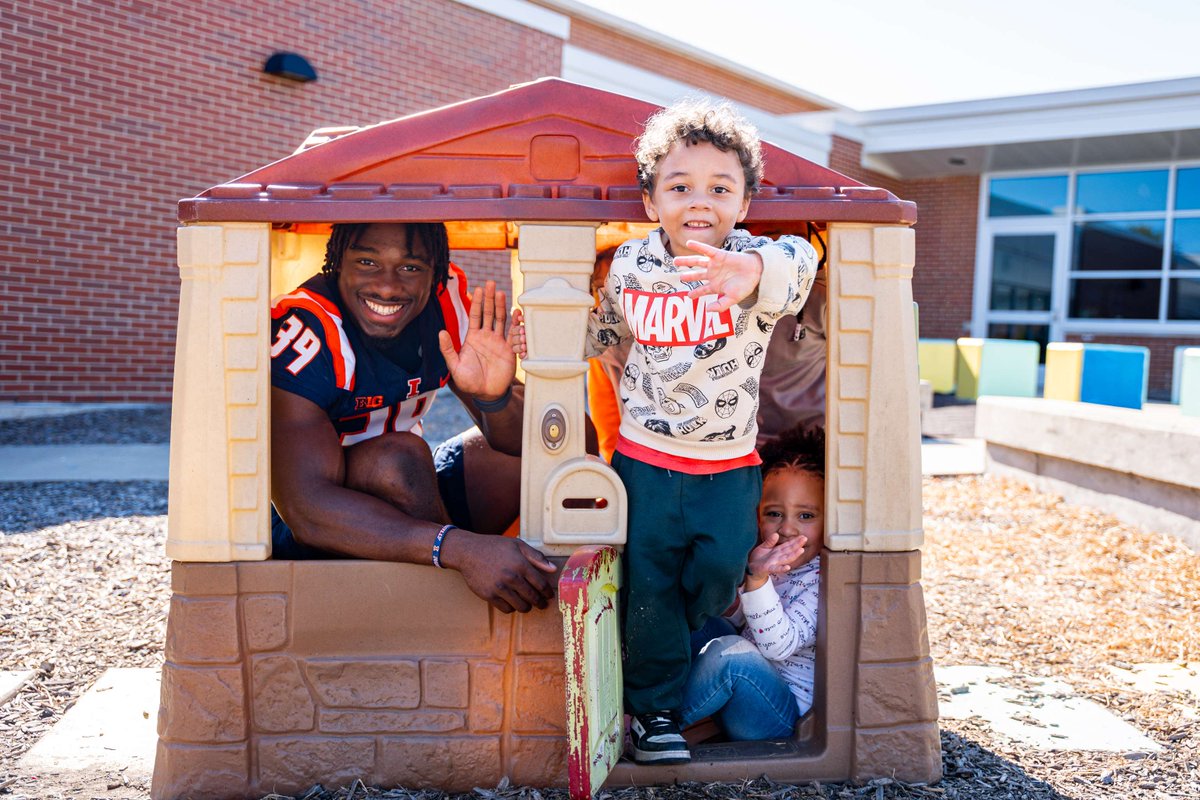 Illinois Football tweet media