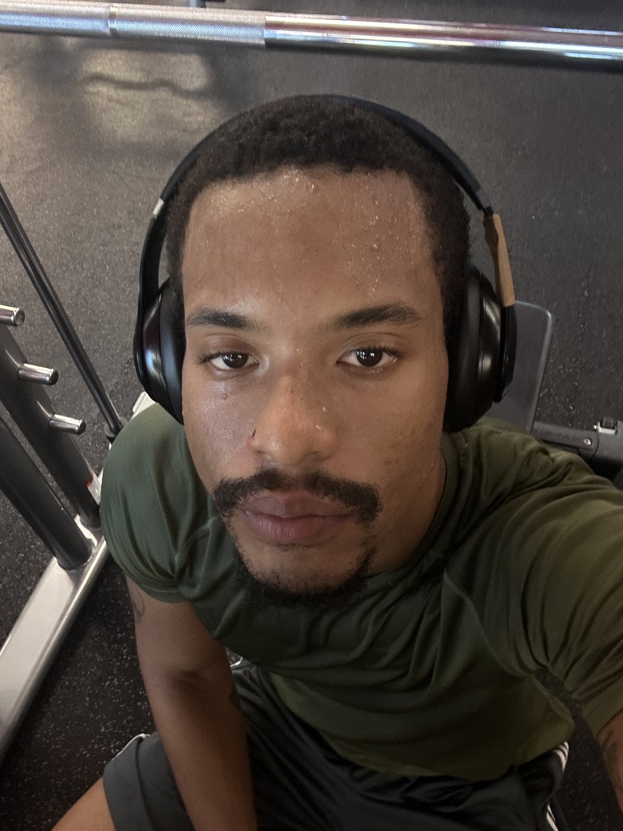 mercejon's tweet image. I look like my dad here