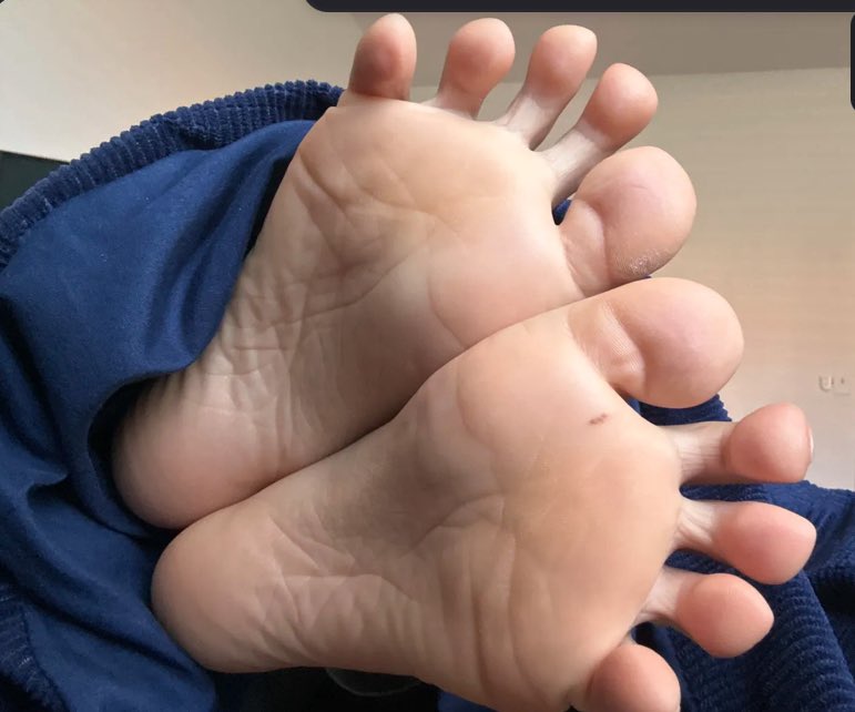 How I wake up knowing you losers pay money for ts🥱