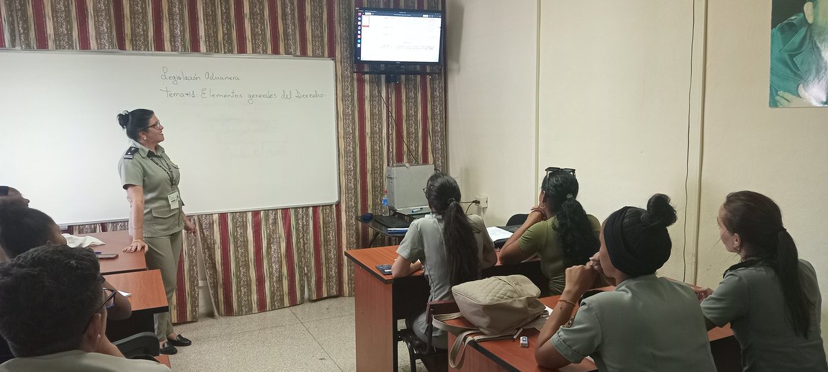 AduanaCien90771's tweet photo. La #AduanaCienfuegos comienza la preparación de futuros aduaneros, con el Curso de Técnicos Asistentes de Aduana. La #JuventudAduanera al servicio de la #Revolución y protegiendo nuestras fronteras.
#CubaEstáFirme https://t.co/QQsa4ofXov
