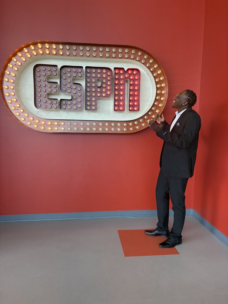 Johnny Hill tweet media