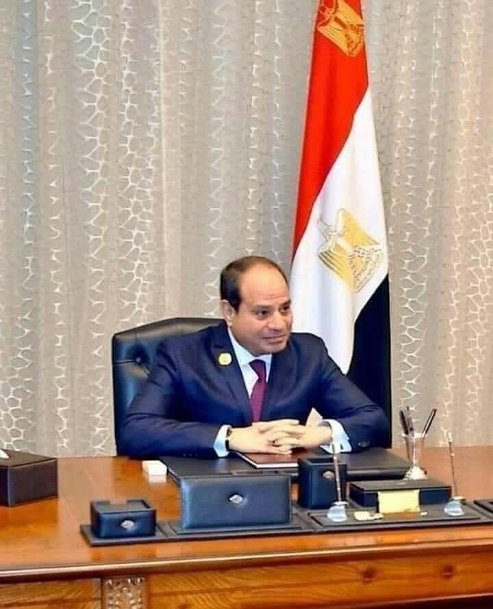 يغرد وحيدا للاسف.. ومن اقواله في القمه👇
يجب أن تغير مواقفنا من نظرة العدو نحونا، ليرى أن أى دولة عربية؛ مساحتها ممتدة من المحيط إلى الخليج، و مظلتها متسعة لكل الدول الإسلامية، و هذه النظرة كى تتغير، فهى تتطلب قرارات و توصيات قوية. #الدوحة #قمة_الدوحة #القمة_العربية_الإسلامية