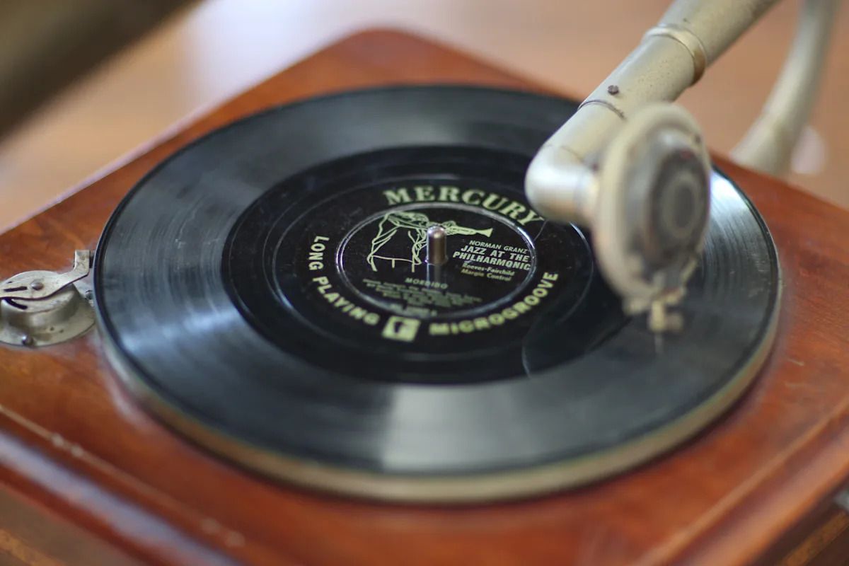 YahooEnt's tweet photo. Several major record labels and rights holders have settled their $621 million copyright infringement suit against the Internet Archive over its efforts to digitize, preserve and share 78 rpm records.
https://t.co/Vcyu0akzHc https://t.co/iSljUtPacv