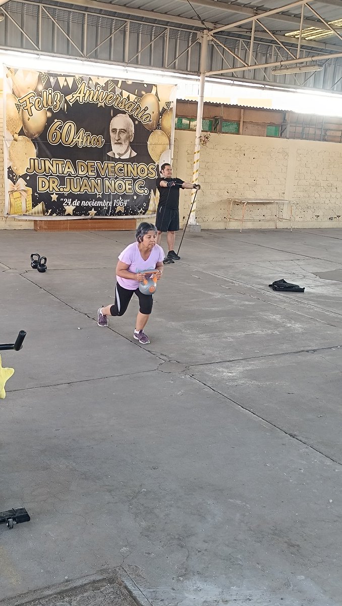 LazoMarcos10's tweet photo. #entrenamientofuncional #INDChile #chilesemueve #invierno2025 #INDChile #Arica #poblacionjuannoe https://t.co/FBfa0510Z7