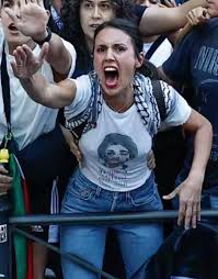 Victopia's tweet photo. Hermano Irene Montero se cree que boicoteando una marcha de bicis en nombre de Palestina (país el cual, al igual que el otro bando también hace barbaridades humanas) se cree que hace algo en la guerra. En fin como arreglan los problemas en España pues no pasa nada 🤷‍♂️ https://t.co/LiazNeuYWx