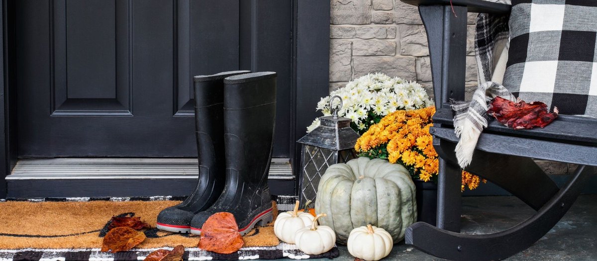 WineteerKC's tweet image. As the weather cools and leaves begin to change around Kansas City, your front porch becomes the first impression of your home’s fall charm. Here are the top 0 1ways to create a warm and inviting entrance this fall.
wineteerconstruction.com/top-10-ways-to…

#FallDecor #FrontPorchDecor #fallvibes
