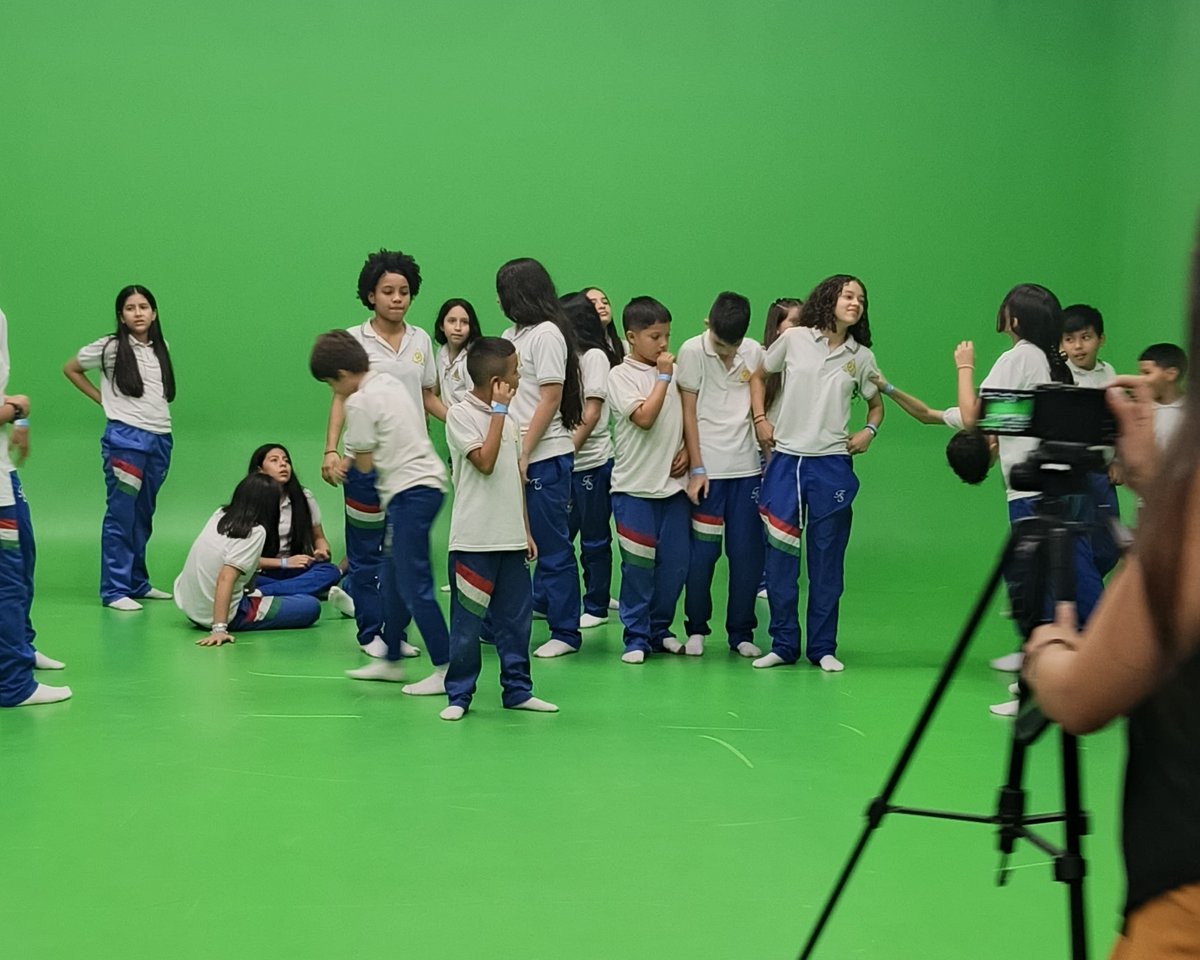 #HoyEnYawa 150 niños y jóvenes de las comunas 13 y 19 de Cali se unieron a nuestra familia Yawanautas, que se enfoca en reducir las brechas tecnológicas en la ciudad.💪 Vamos por un camino prometedor ¡formar 1050 que se apropien del presente y lideren el futuro de nuestra ciudad!