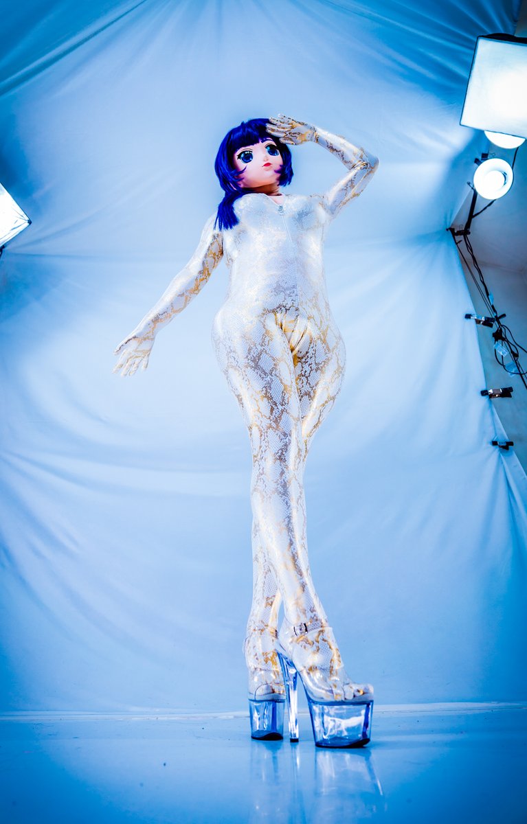 Zentai is always so elegant and wonderful to wear! Rumi here, giving her best model pose! 😍👠

📸<a href="/Afrodyte87/">Afrodyte</a>
🎭<a href="/munimuniseisaku/">むにむに製作所🎀</a>

#むにむに製作所 #キグルミ #コスプレ #美少女着ぐるみ #kigurumi #cosplay #cute #costume #zentai #heels #pleasers #model