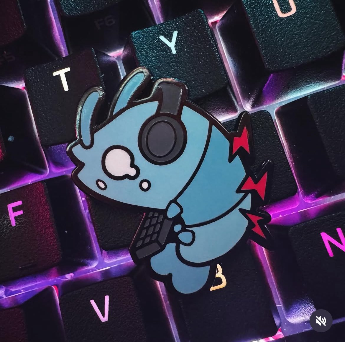 🦐 for all my gamers 👾 Shrimp check enamel pins 🦐 (also available in pink)