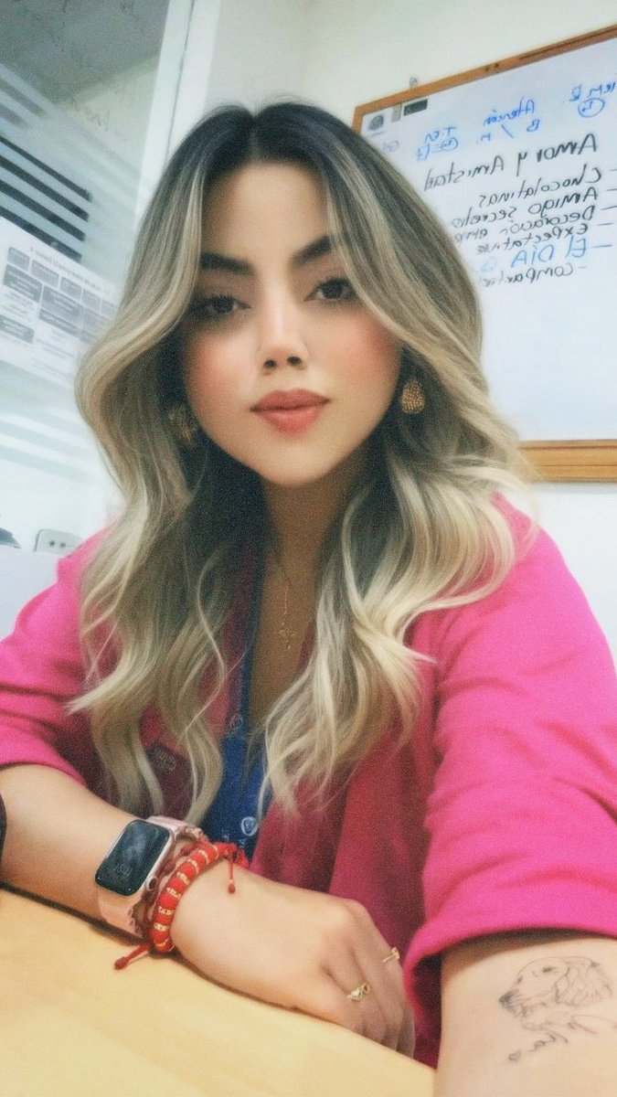 vanessacriv's tweet photo. Marketing girl 🎀🪩💅🏼🎧📱 https://t.co/L1jT6Ns6js