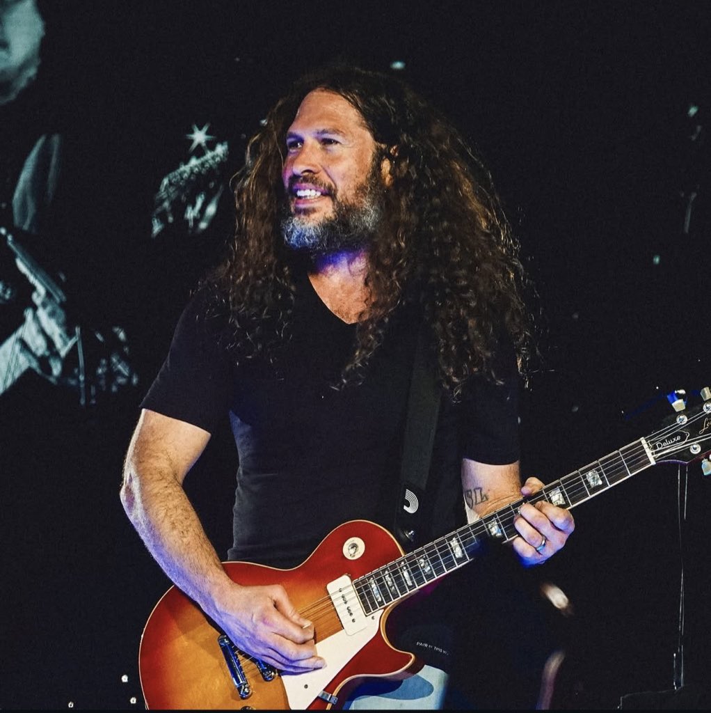 mcrorwtv's tweet photo. everyone needs to get a lot louder for ray toro RIGHT. NOW. https://t.co/ogmjOPiOl2
