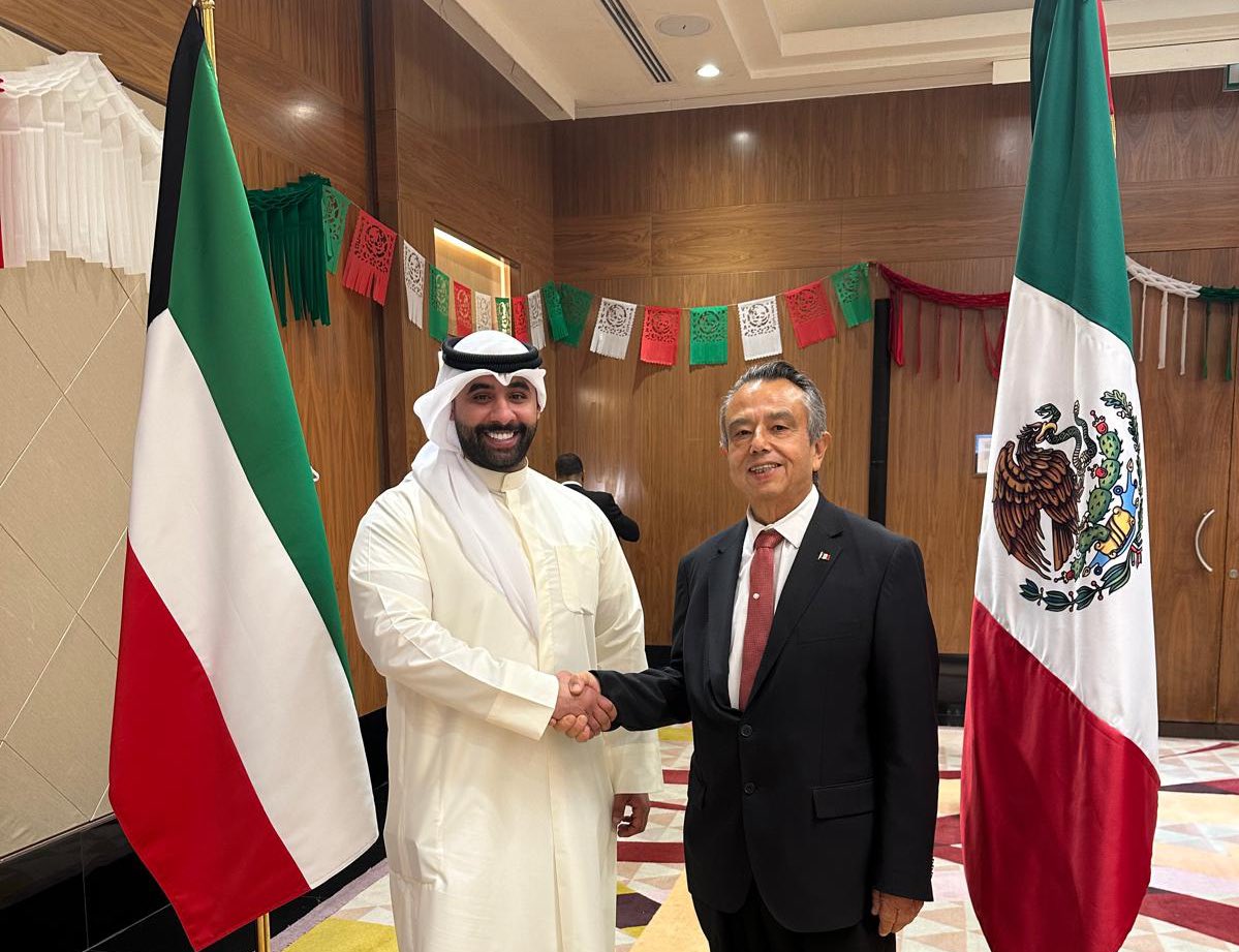 سعدتُ بحضور استقبال سفارة المكسيك لدى البلاد، وكانت فرصة طيبة للقاء بسعادة السفير/ إدواردو هالر، سفير المكسيك لدى دولة الكويت، وتبادل الأحاديث حول سبل تعزيز العلاقات الثنائية بين بلدينا الصديقين.