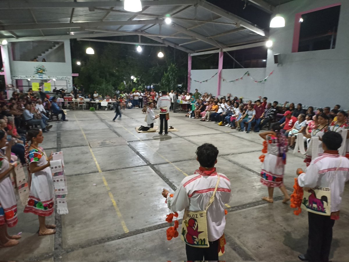XFolklorico's tweet photo. Gracias por la invitación a la Parroquia de Nuestra Señora de Guadalupe de Temixco y por supuesto gracias a la invitación del grupo de danza de la Prefecto Temixco por compartir su escenario con nosotros. 🥳🎊🎉🫂🦌💙 https://t.co/zmdxcD8thh