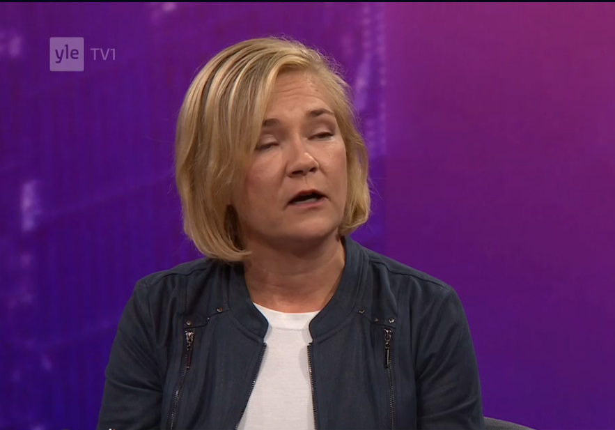 Repe_Kolppanen's tweet photo. meidän kotimainen Eva Braun sanoo aa-tsudiossa, että turvapaikkahakijoiden määrä pitää olla nolla ja muuri pitää rakentaa, ettei KUKAAN MUU kun sinisilmäinen, vaaleatukkainen Arja-suomalainen pääse tänne. #Muuri #Rantanen #PS #Arja #Astudio https://t.co/QmlDz0Bby1
