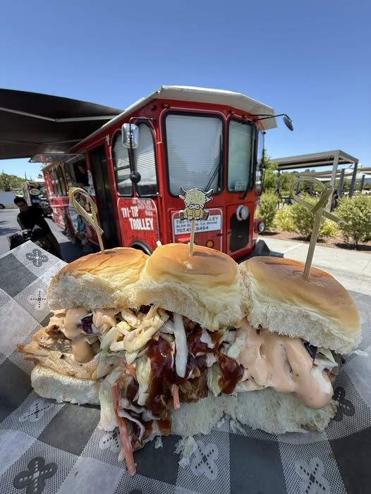 TriTipTrolley's tweet photo. The Tri Tip Trolley Catering Exxperience !
https://t.co/VlRO35AwNk https://t.co/loGTzEMgK6