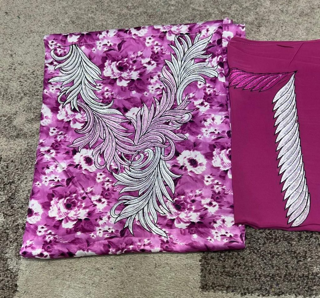 HauwaLau's tweet photo. I beg you in the name of God don’t pass without retweeting my hustle please 🥺🙏🏾

    *INDONISIAN GOWN WITH VEIL*

          🏷️ 28,000 only 

Location: Kano 

WhatsApp: 09125182179 https://t.co/wegY591baE
