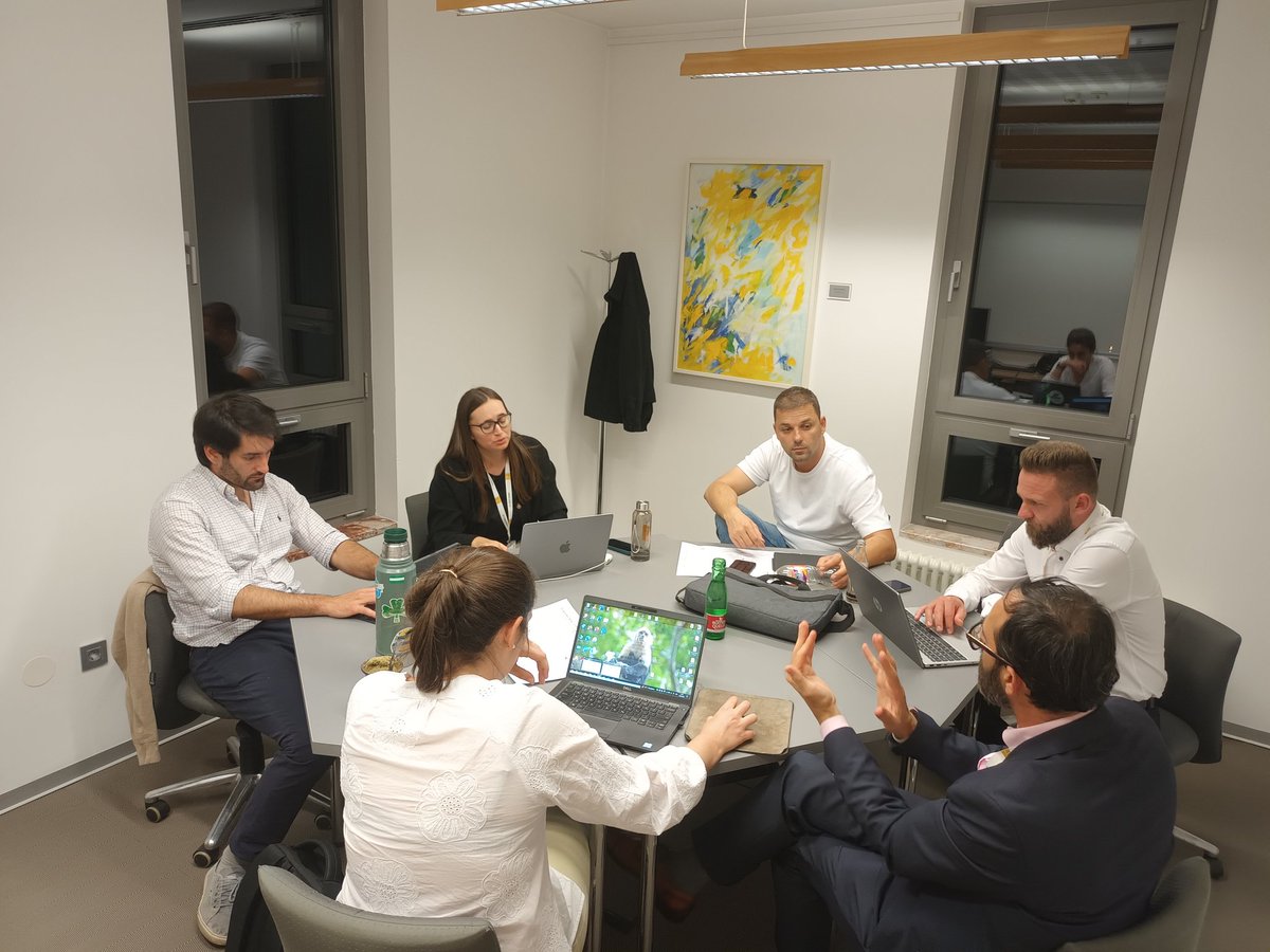 Nico Tricolorovic metiendo bocados al equipos 

#IEDCHack