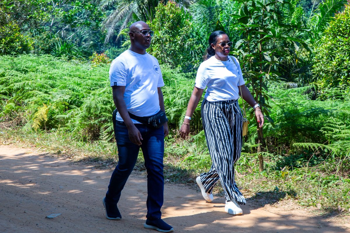 ThandiLwoga's tweet photo. Tarehe 8 Septemba 2025, niliunganika na wafanyakazi wenzangu kutoka katika kampasi za Dar es Salaam,Dodoma , Mbeya na Mwanza kutembelea vivutio vya Magoroto vilivyopo Muheza Mkoani Tanga ikiwa ni mojawapo ya matukio mbalimbali ambayo taasisi wameyafanya kusherekea miaka 60 tangu kuanzishwa kwa Chuo cha Elimu ya Biashara.

Kwa kweli nilifarijika sana kukutana na wafanyakazi wenzangu,na kupata wasaha wa kushiriki pamoja michezo mbalimbali na jioni kula pamoja katika hafla iliyofanyika katika Hotel ya Nyumbani Tanga mjini.
