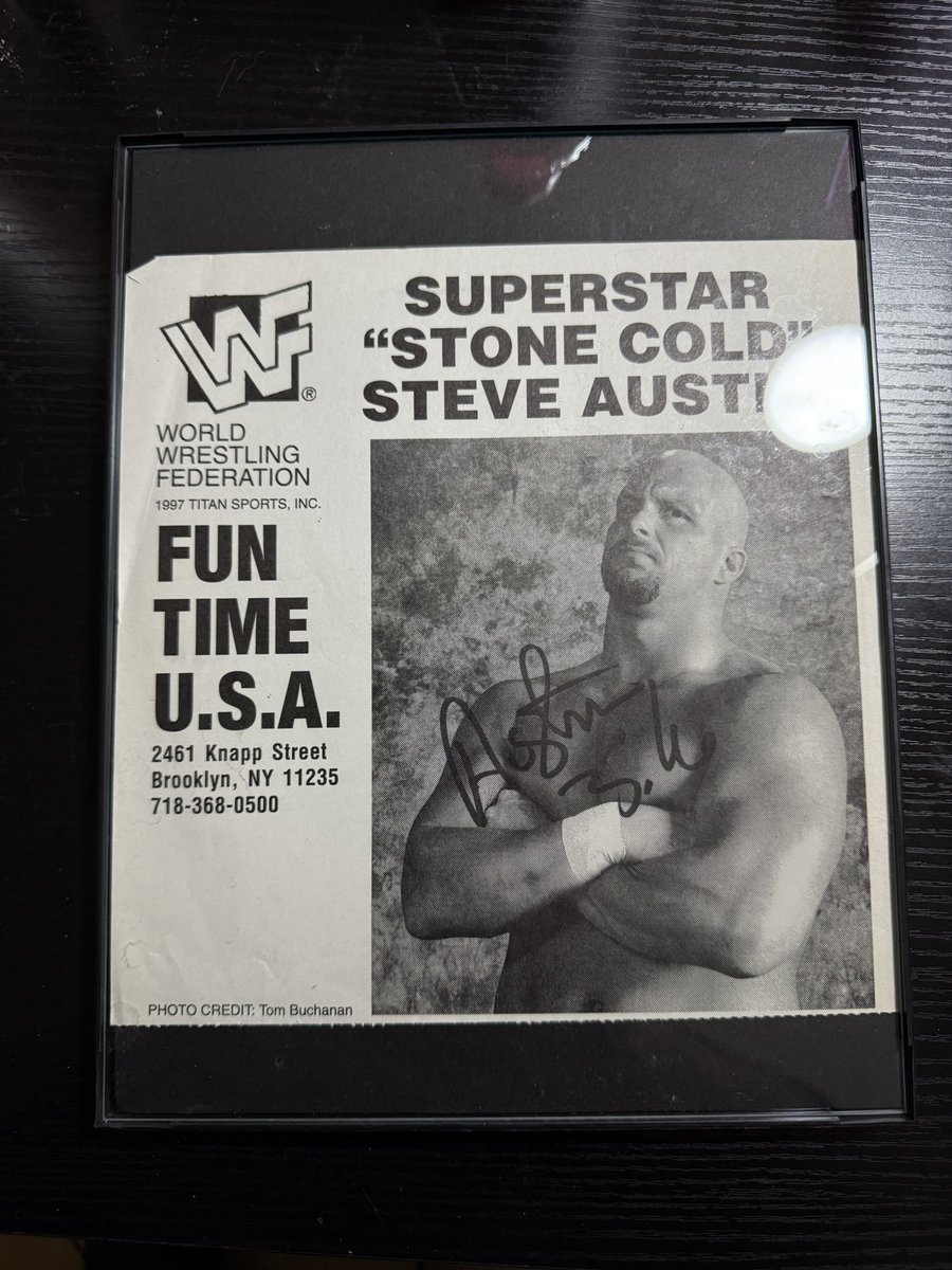 GrovesIsGod's tweet image. A lifelong buddy of mine gifted me this @steveaustinBSR autograph from his early days as SCSA and I’m SO hyped. Now I need to attain a recent one
