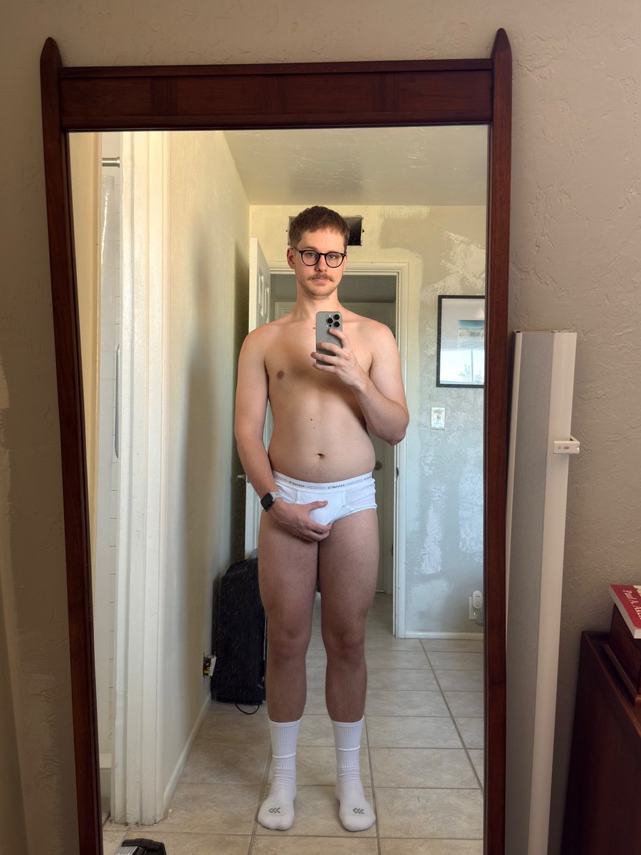 GayNikeSocks tweet media