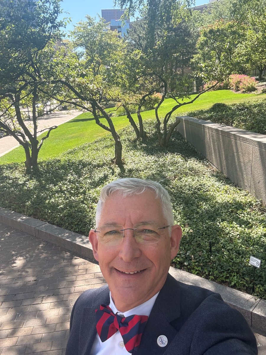 Every #11Minutes in the U.S., someone dies by suicide. We encourage you to take a small part of your day to reset and take a mental pause. 

Today, Dr. Vanderhoff took his break to go for a mindful walk. Learn more about how to spend your 11 minutes: bit.ly/4gFNrpL
