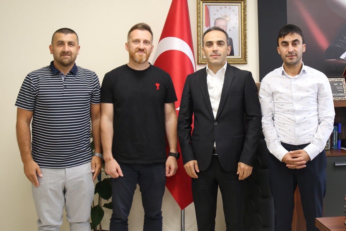 Samsun’dan ziyaretimize gelen, uzun yıllar birlikte görev yaptığımız Kıymetli Dostlarım Güngör Doğanay, İbrahim Bahşiş ve Mücahit Okuyucu’ya teşekkür ediyorum.