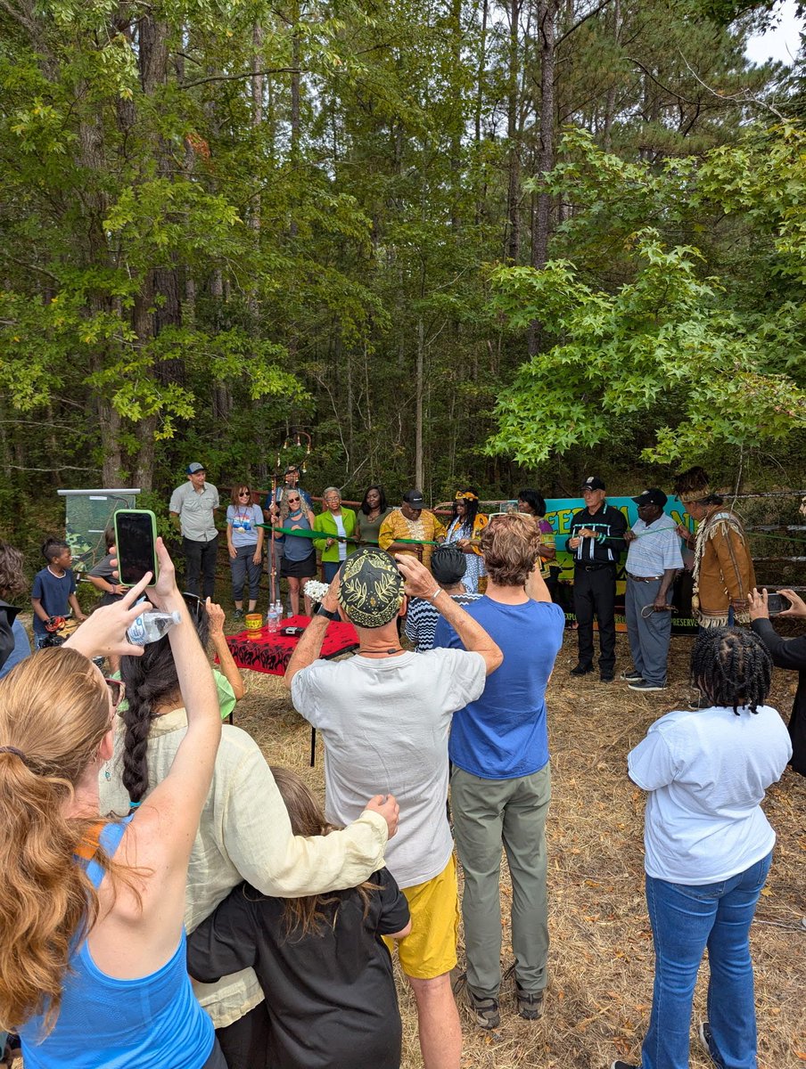 DogwoodAlliance's tweet image. Groundbreaking in Marion County, SC!

305 acres once known as the Woodberry Slave Plantation will become Freedom Land Community Forest—protected, restored &amp;amp; shared for generations.

A powerful step in #JusticeConservation.
wbtw.com/news/pee-dee/m… 

@NewAlphaCDC