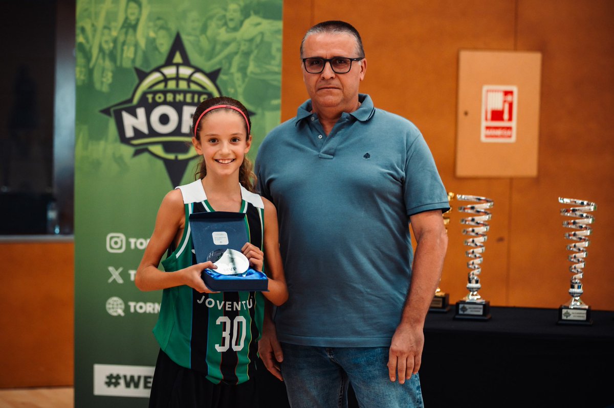 juntsxperalada's tweet photo. 🏀 5 anys donant suport al Torneig Nord, organitzat pel CB Adepaf i l’UCAP Peralada.
Enguany ha tornat al Pavelló Municipal d’Esports de Peralada. Orgullosos de seguir fent créixer l’esport! 💪👏 https://t.co/5tXsHH3VLc