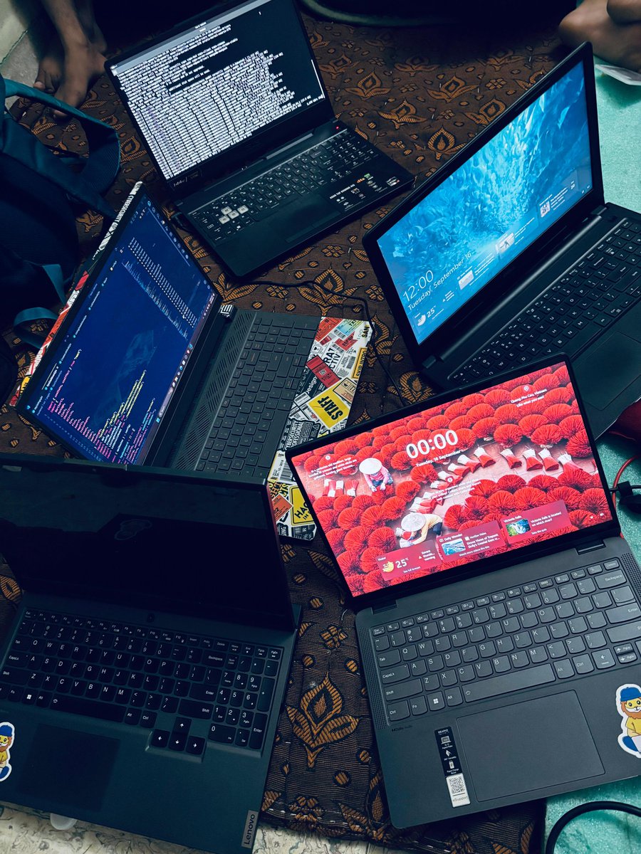 07Tarunnn's tweet photo. Small Room With Big Dreams... 
Frontend backend database UI when all types of developers live in one room https://t.co/QXMDwohGlz