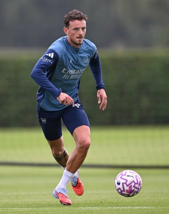 Rory_Talks_Ball's tweet image. Ben White played for months and months through injury with injections because we had no other RB available 

You’ll never catch me slandering his fitness issues and setbacks now that we have other players to take on the load

Let him recover