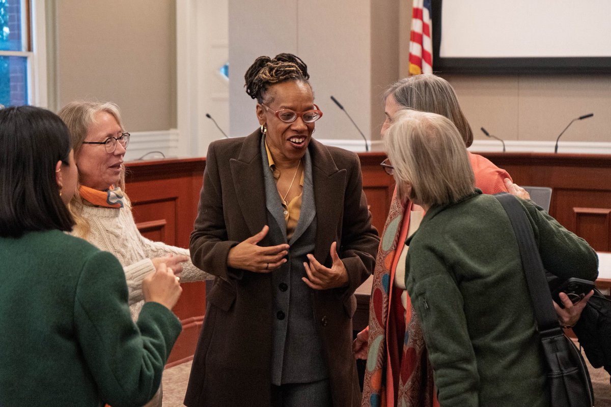 RepLSimon's tweet image. CA-12 is one of the most diverse places in the U.S., with dozens of languages spoken, rich histories of migration, and deep roots of political engagement. 

Since the start of my term in Congress, I have been committed to sitting, speaking, and being with everyone in our…