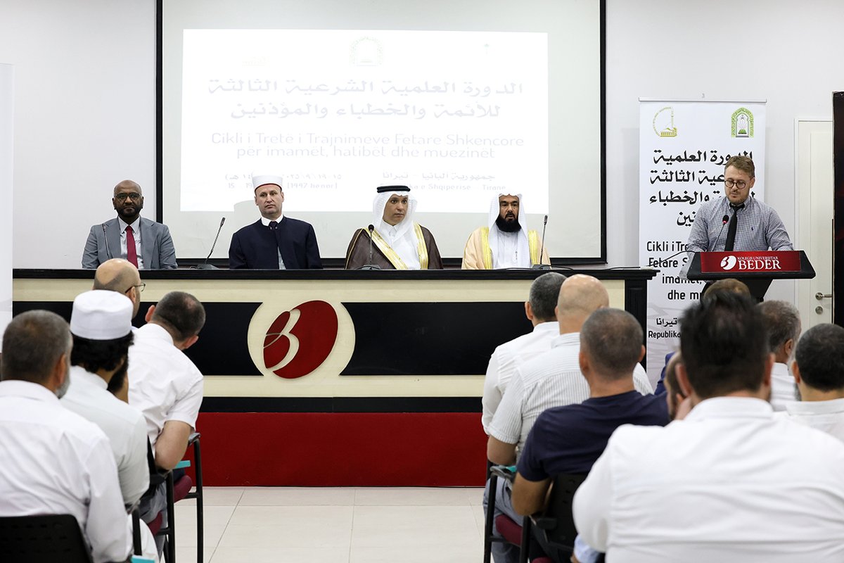 kmsh_al's tweet photo. Komuniteti Mysliman i Shqipërisë çeli sot në ambientet e Kolegjit Universitar “Bedër”, sesionin e tretë trajnues shkencor–fetar për imamët dhe hatibët e xhamive të Republikës së Shqipërisë.

https://t.co/chJgThRKhj https://t.co/hSh5mVmYUi