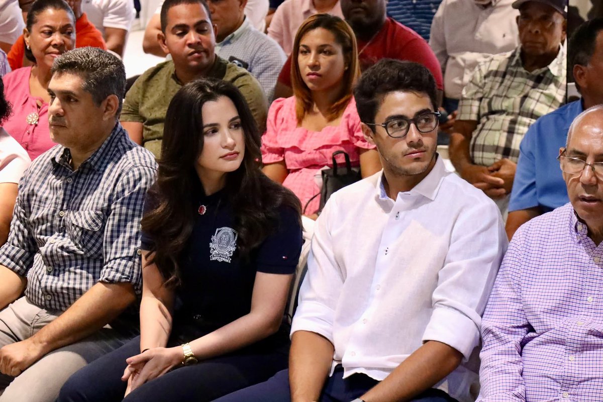 Francisco Javier realizó un exitoso recorrido por Puerto Plata, su proyecto presidencial sigue creciendo con fuerza, llevándole esperanza a cada dominicano. Rincón por rincón de la República Dominicana.  

#FranciscoJavier2028 #PLD #PuertoPlata