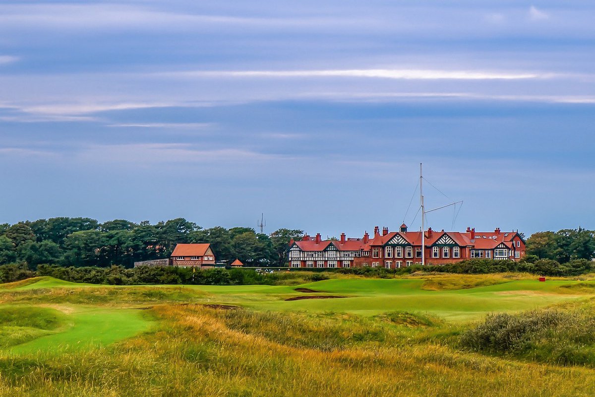 The par 4, 4th. There’s always something clear and distinct to aim at, depending on your strategy for the hole. 
•
#RoyalLytham #LythamStAnnes #RLSA #Golf #LinksGolf
