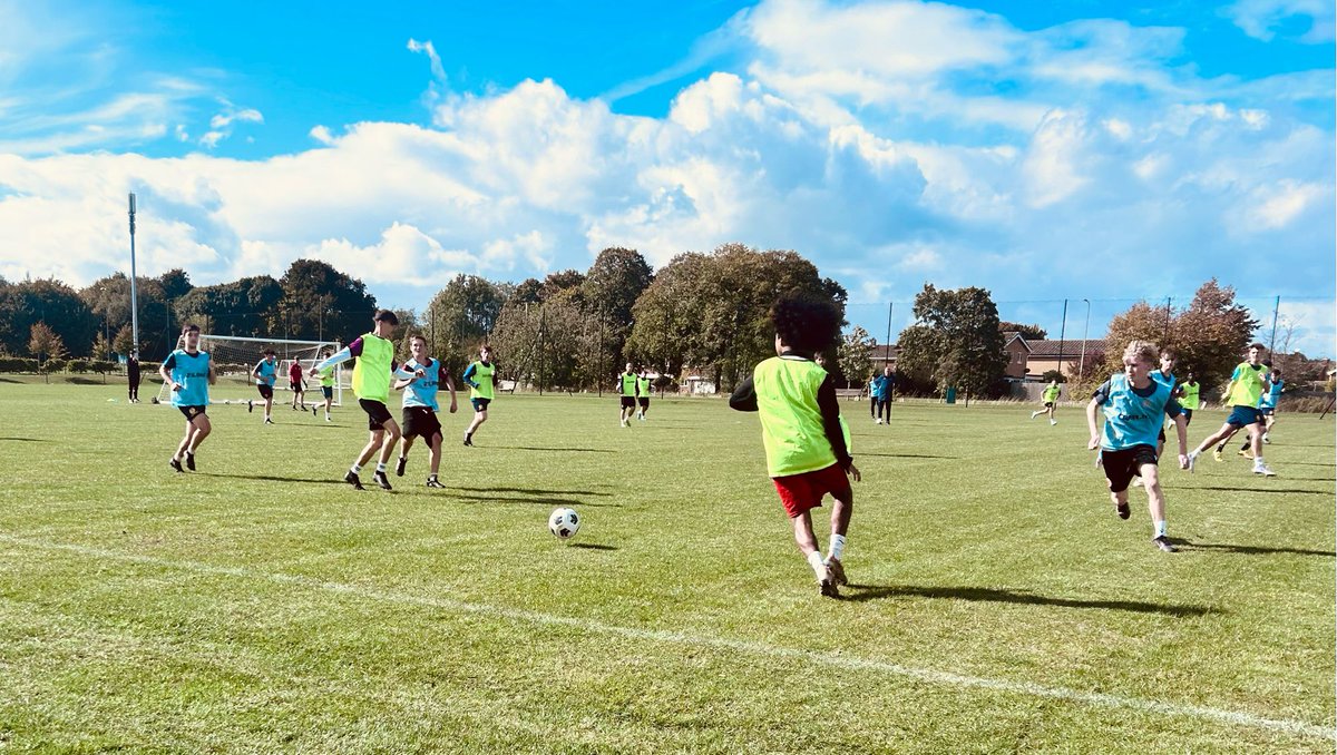 📸 Banbury United Academy are continuing their preparations ahead of the first fixture of the season on Wednesday. ⚽️

The squad have been working hard in training, showing focus and commitment as they get ready for the campaign ahead.

#BanburyUnited #Academy