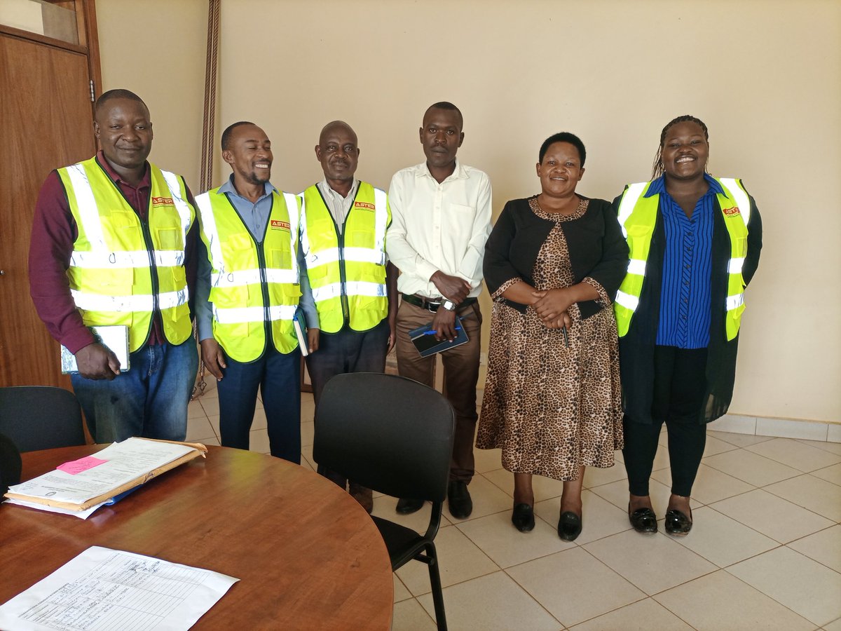 HOIMA-MEDIA-BRIEF
The Hydromax (Nkusi) Limited  which operates the 4.8 MW Waki Hydro Power Plant has engaged Hoima District local government in preparation for the upgrading the Waki-Bulemwa substation power line.
<a href="/HoimaDistrictLG/">Hoima District Local Government</a> 
<a href="/SpiceFMHoima/">SpiceFM 89.9 Hoima</a> 
<a href="/lbs89fm/">liberty Fm 89.0 Hoima</a>